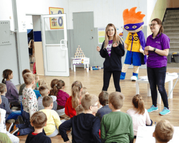 nauczycielka, edukacja, innowacyjna edukacja, nowoczesne formy nauki
